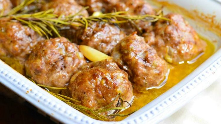 Qofte furre me rozmarinë e Hudhër, shije e mrekullueshme