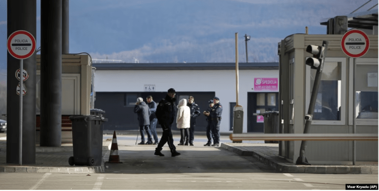 Serbët ‘jobesnikë’ nga Kosova që s’i binden Vuçiqit, në listë të zezë në Serbi, thotë Trajkoviq