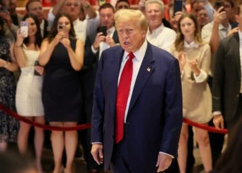 Donald Trump filloi të thotë gënjeshtra, shumë televizione amerikane ndërprenë transmetimin e konferencës
