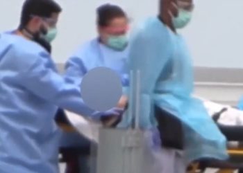 SHBA, 3-vjeçari qëllon aksidentalisht veten me arm*n e nënës