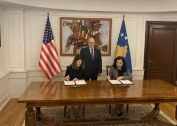 Shefja e USAID: Vlerësimi i Kosovës nga FITCH tërheqë investime të huaja