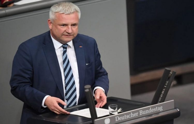 Abraham: Pranimi i Kosovës në KiE këtë muaj, e vetmja rrugë përpara
