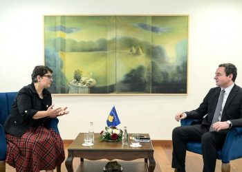 Kurti takon profesoreshën Vjollca Konjufca, flasin për shëndetësi