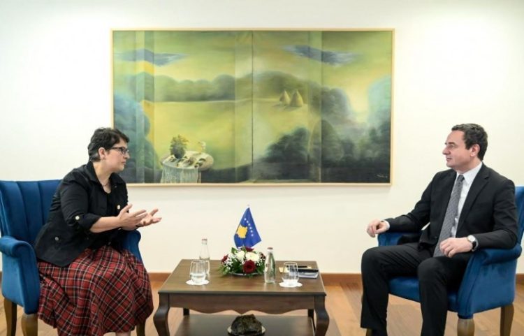 Kurti takon profesoreshën Vjollca Konjufca, flasin për shëndetësi