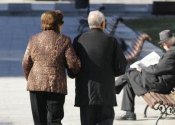 Mashtrohen pensionistët, policia nis hetimet për identifikimin e grupit