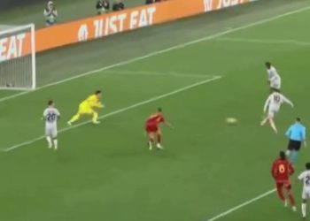 Kampioni gjerman, Leverkusen shfrytëzon gabimin e Romës, realizon Wirtz (VIDEO)