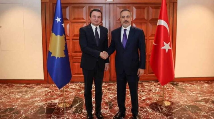 Ministri i Jashtëm turk, Fidan takohet me kryeministrin e Kosovës Kurti