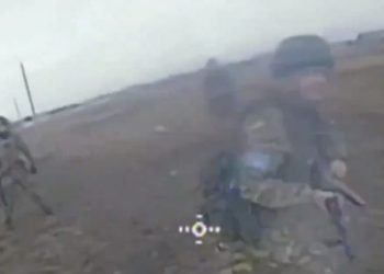 “Po na djegin, ju lutem na ndihmoni”, rusët nuk kanë zgjidhje për sulmet me dronë të ukrainasve (Video)