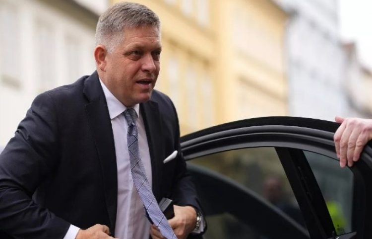 Kryeministri sllovak nuk është më në rrezik për jetë
