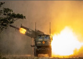 Gjermania thotë se aleatët do t’ia dërgojnë Ukrainës 3 sisteme HIMARS