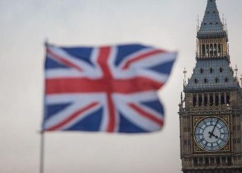 Britania dëbon atasheun rus: Është spiun i Moskës