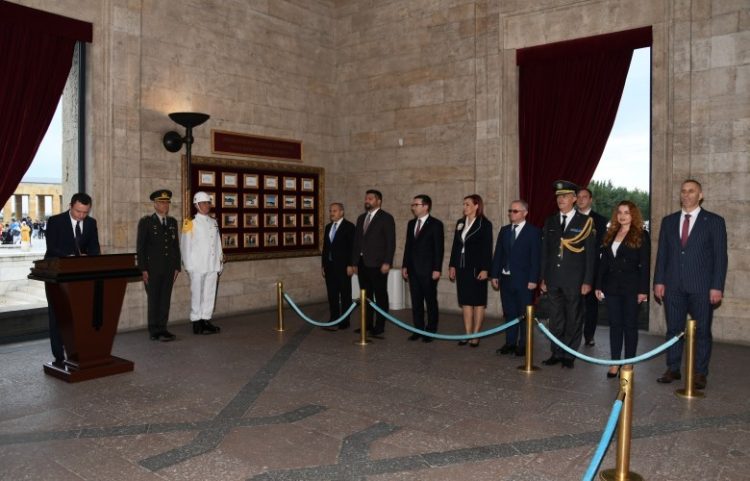Kurti vizitoi dhe vendosi kurorë me lule në Mauzoleun e Mustafa Kemal Atatürkut