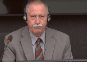 Zyrtari i KFOR-it pyetet për uniformat që mbante UÇK-ja, tha se mendon që të zezat i mbante policia ushtarake