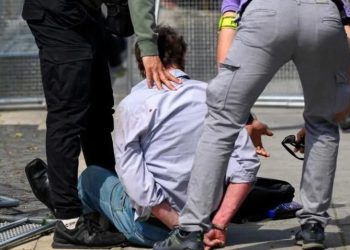 71-vjeçari i dyshuar për tentim vrasje ndaj kryeministrit sllovak, përballet me burgim të përjetshëm