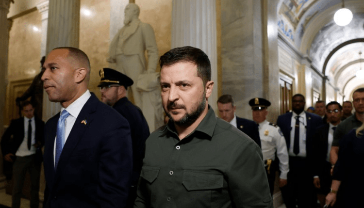 ‘SHBA mund të çojë trupa në Ukrainë’! Deklarata befasuese e kongresmenit demokrat Jeffries