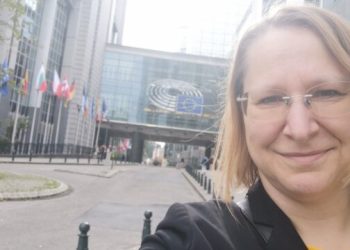 Kandidatja për eurodeputete hap në Vjenë ekspozitën ‘Rezistenca paqësore në Kosovë 1990-1998’