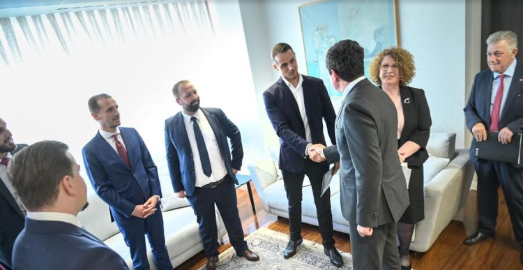 Kurti thotë se Zvicra vazhdon të mbetet një ndër investitorët kryesor në Kosovë