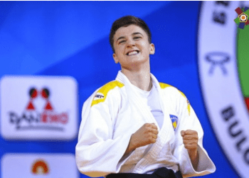Laura Fazliu në garë për medalje të bronztë në Botërorin e Xhudos