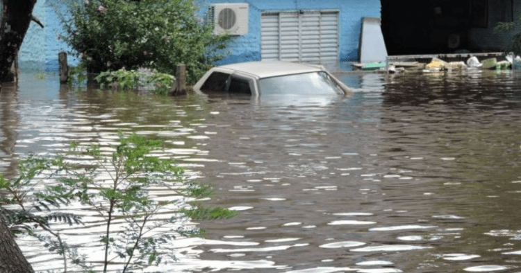 Përmbytet Argjentina dhe Uruguai, gati 4 mijë njerëz braktisin shtëpitë