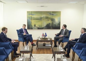 Kurti takon Hargreaves, flasin për mosanëtarësimin e Kosovës në KiE