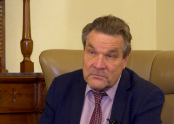 Deputeti finlandez: Serbia s’mund t’u imponohet shteteve për të kundërshtuar Kosovën në KiE