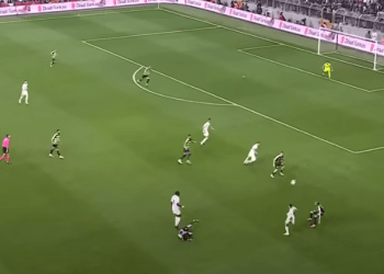 Muçi, është ai idhulli i tifozëve, gol dhe spektakël, dërgoi Beshiktashin në finale (Video)