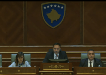 Konjufca: Abelrad Tahiri po më pyet ‘mos po doni me qit harxh me shpërnda edhe Kuvendin’