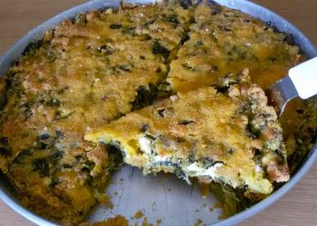 Pite me miell misri dhe lakër, shije e mrekullueshme