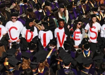 Studentët amerikan gjatë ceremonisë së diplomimit protestuan kundër luftës në Gaza