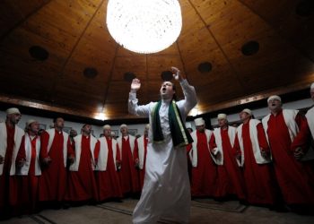 “Hajmalinë mbaje te sytjenat”, profesori kosovar që bëhet shejh në kohë të lirë kapet nga Piranjat