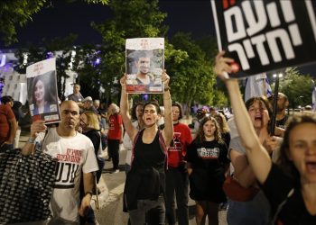 Izrael, protestuesit kërkojnë rrëzimin e qeverisë së Netanyahu-t dhe zgjedhje të parakohshme