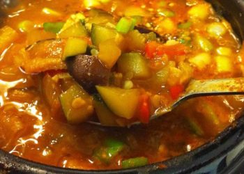 Turli me perime, ushqim i lehtë me shumë vlera e shije