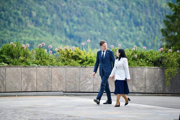 Osmani takohet me Rutte: Në të mirën e popullit të Kosovës dhe të ardhmes euroatlantike të saj