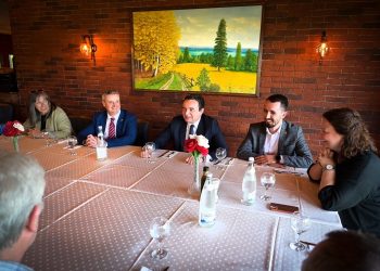 `Arsimi i përbashkët`, Kurti takon ekspertët nga Irlanda Veriore dhe Kosova