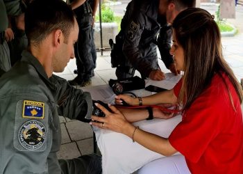 Rreth 80 policë të Kosovës dhurojnë gjak