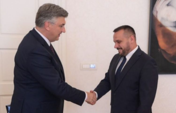 Penkoviq e Maqedonci, bisedojnë për bashkëpunim në fushën e mbrojtjes