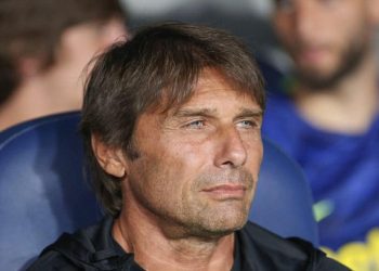 Conte i bindur se Osimhen nuk do të largohet nga Napoli