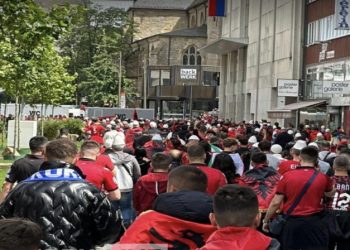 Dortmund merr ngjyrat kuq e zi