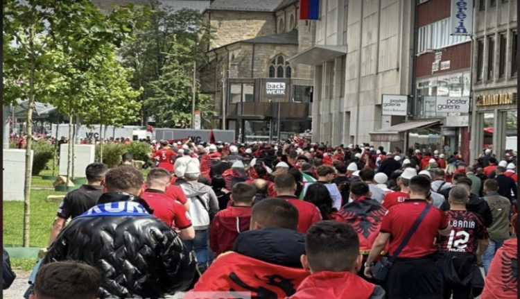 Dortmund merr ngjyrat kuq e zi