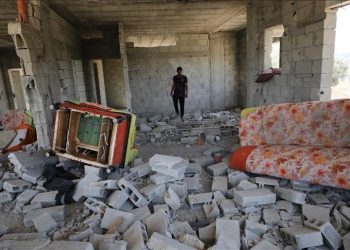 Kolonët izraelitë sulmojnë vendbanimet palestineze në Bregun Perëndimor gjatë Bajramit