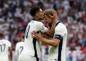 Anglia e mposht Sllovakinë, kalon në çerekfinale