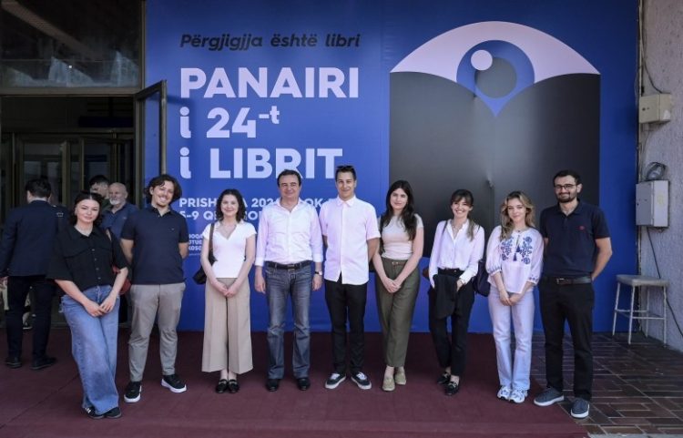 Kryeministri Kurti vizitoi Panairin e Librit `Prishtina 2024`