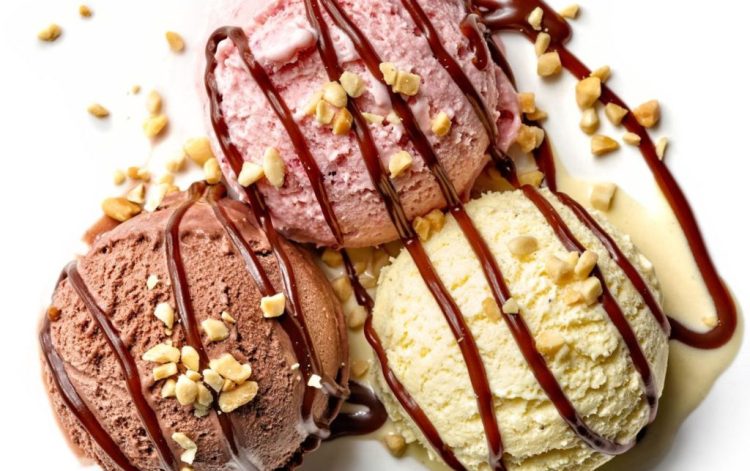 Akullore shtëpie, tri shije të ndryshme