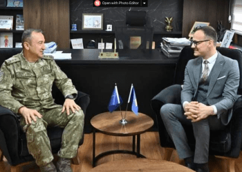 Priti në takim komandantin e KFOR-it, Ulutaş, Hyseni: Bashkëpunimi me KFOR-in esencial për sigurinë e Ballkanit