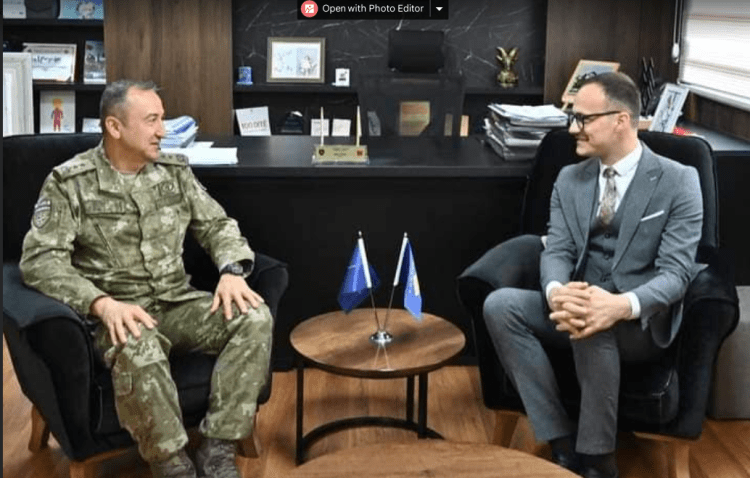 Priti në takim komandantin e KFOR-it, Ulutaş, Hyseni: Bashkëpunimi me KFOR-in esencial për sigurinë e Ballkanit