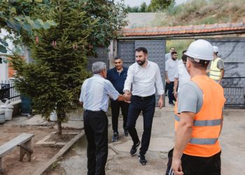 Krasniqi viziton disa nga familjet që janë përfituese për ndërtimin e shtëpive