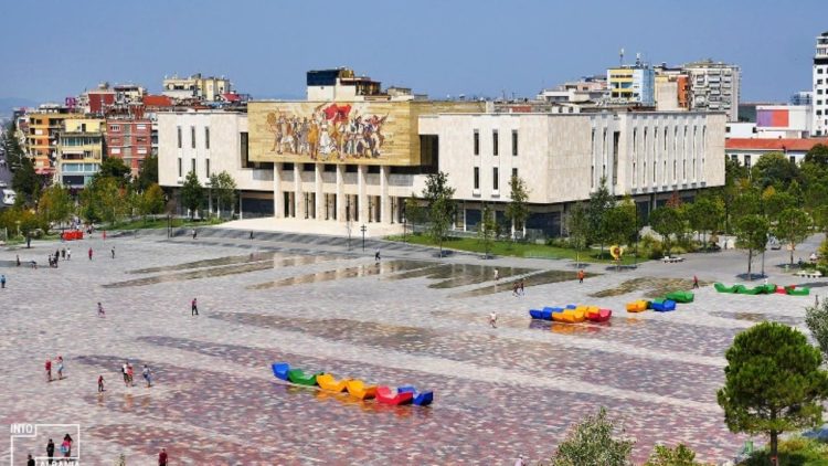 Sa është numri i popullsisë në Shqipëri?