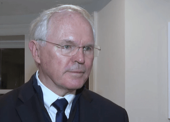 Hill i dekurajuar për dështimin e takimit Kurti-Vuçiq: Dialogu është në situatë të vështirë