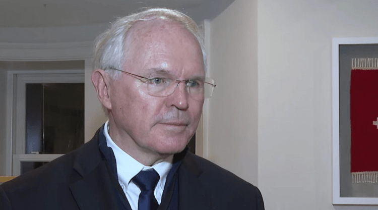 Hill i dekurajuar për dështimin e takimit Kurti-Vuçiq: Dialogu është në situatë të vështirë