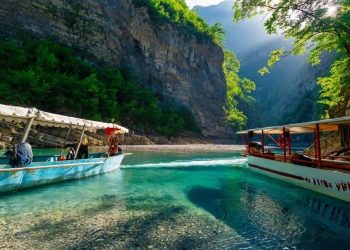 Lumi i Shalës, `The Sun`:`Tajlanda e Shqipërisë` me ujëra të pastër kristal